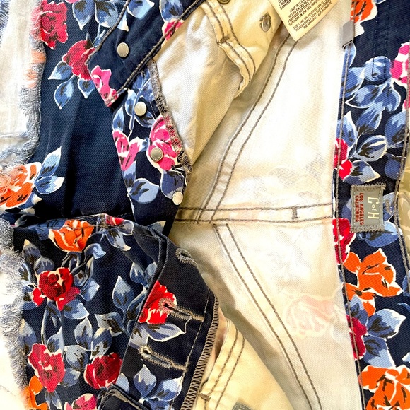 Citizens of Humanity floral denim shorts (sz 24) - Picture 5 of 6